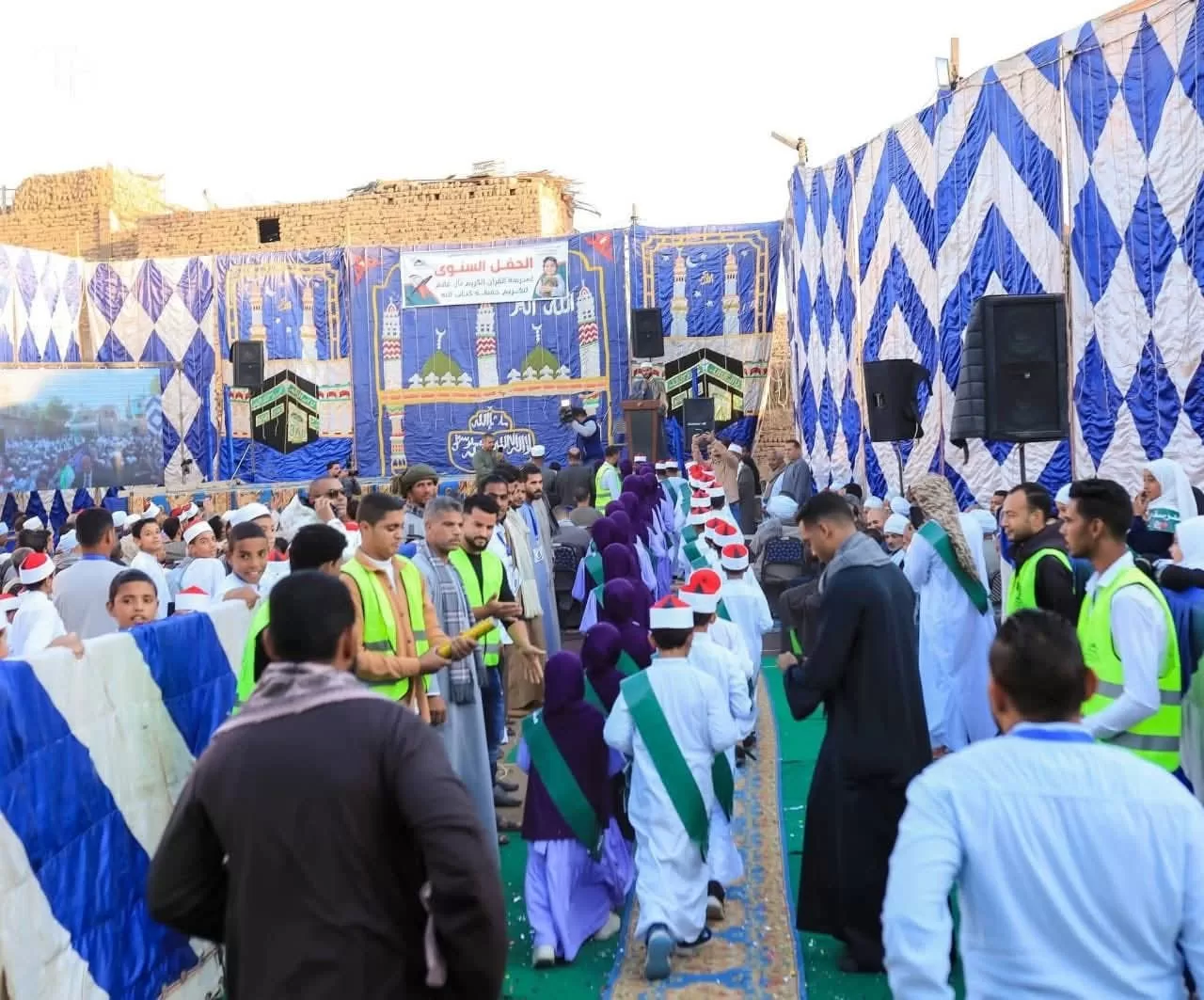 أوقاف قنا تنظم حفل تكريم حفظة القرآن الكريم بمدرسة مسجد أبي بكر الصديق 23 - جريدة المساء