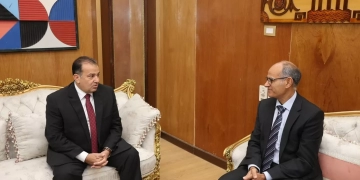 خبير سويسري يجري عمليات جراحية للقلب والصدر بمستشفيات قنا الجامعية 1 - جريدة المساء