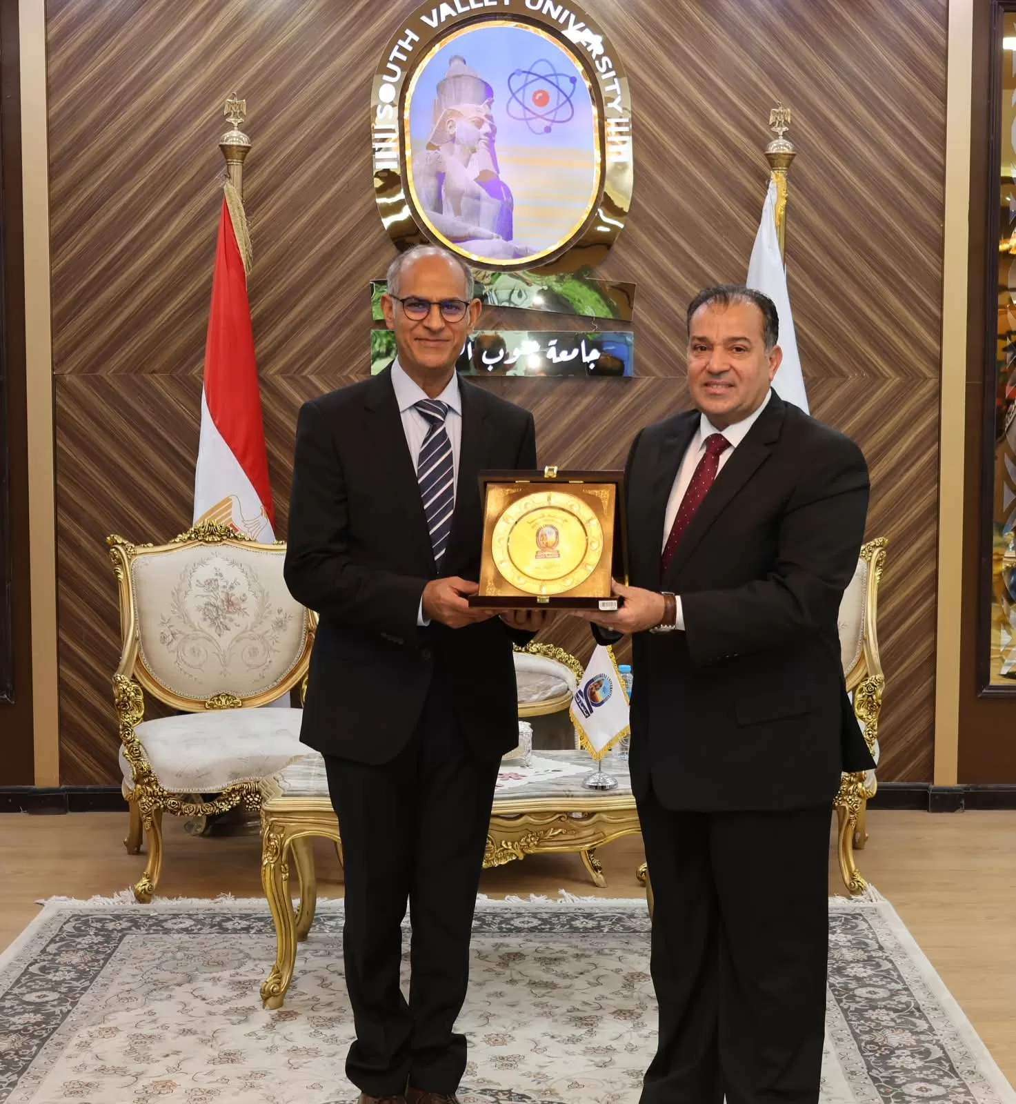 خبير سويسري فى جراحة القلب والصدر بمستشفيات قنا الجامعية 23 - جريدة المساء