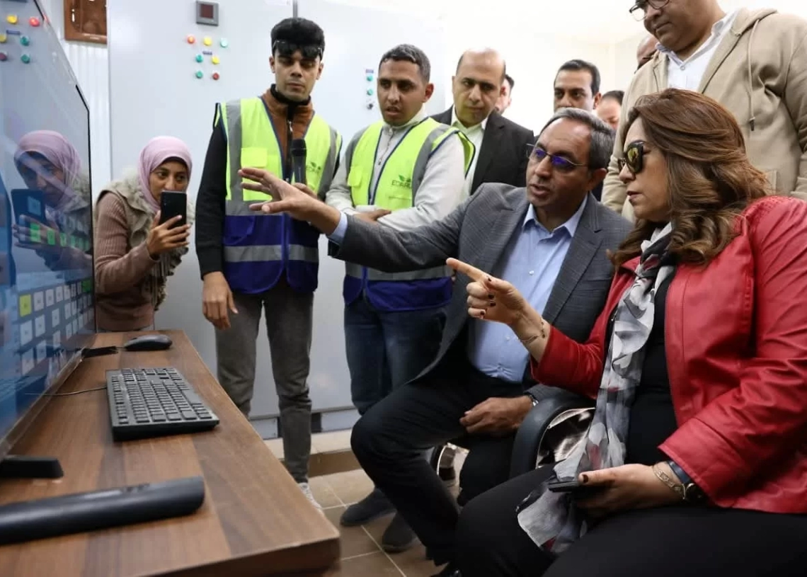 د.منال عوض تتفقد المدفن الصحي للمخلفات الصلبة بقوص 19 - جريدة المساء