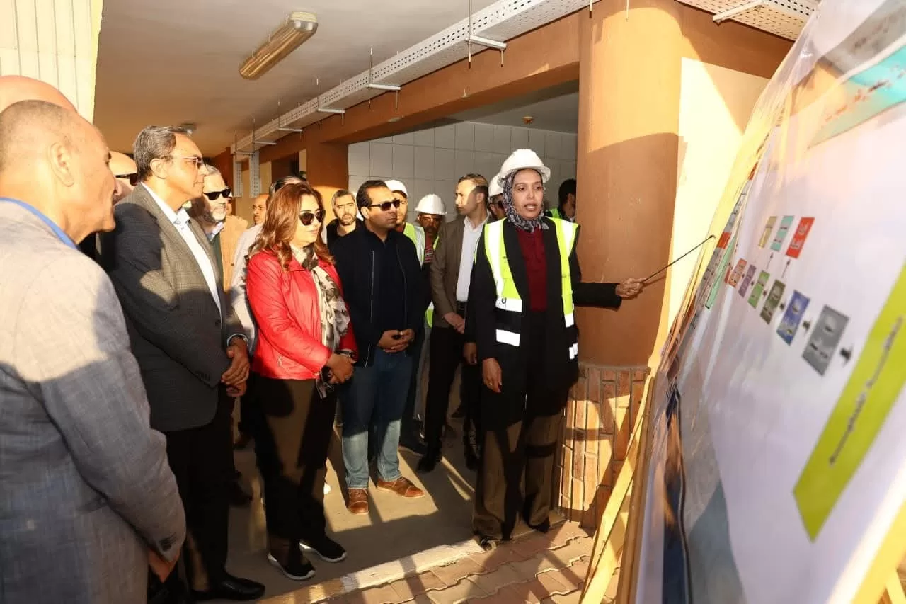 وزيرة التنمية المحلية تتفقد أعمال تطوير مجزر الصالحية بقنا 52 - جريدة المساء