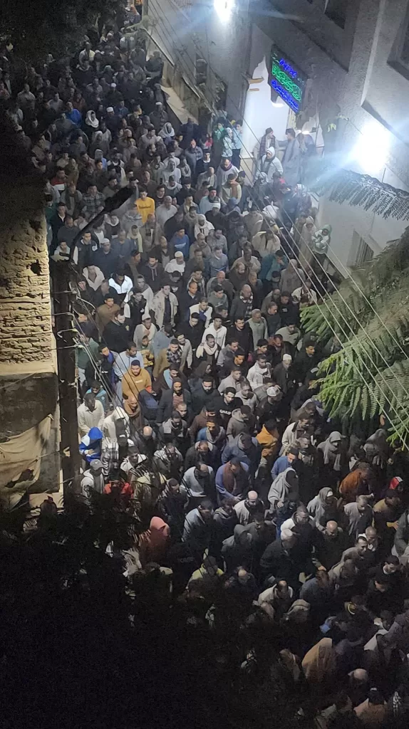 فى جنازات شعبية مهيبة..أهالى أشمون يودعون شهداء لقمة العيش فى حادث الصحراوى 21 - جريدة المساء