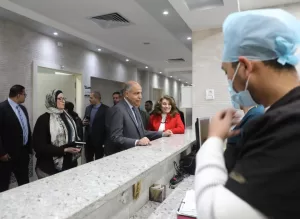 لم يترك الصوت يضيع.. محافظ المنيا يعود بخطواته ليحتضن وجع مريض 39 - جريدة المساء
