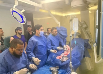 الصحة: خبير دولي اجرى 4 قساطر قلبية معقدة لعلاج حالات الانغلاق الكلي المزمن للشريان التاجي بمستشفى الشيخ زايد التخصصي «مجانً» 24 - جريدة المساء