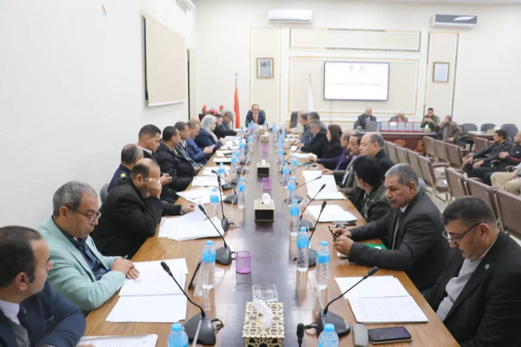 "الفيشاوى" فى اجتماع مجلس أمناء مدينة السادات : نسعى جاهدين لتحقيق الاستقرار الخدمي و الارتقاء بمستوى المعيشة وتوفير احتياجات السكان.. و تلبية تطلعات المستثمرين 20 - جريدة المساء