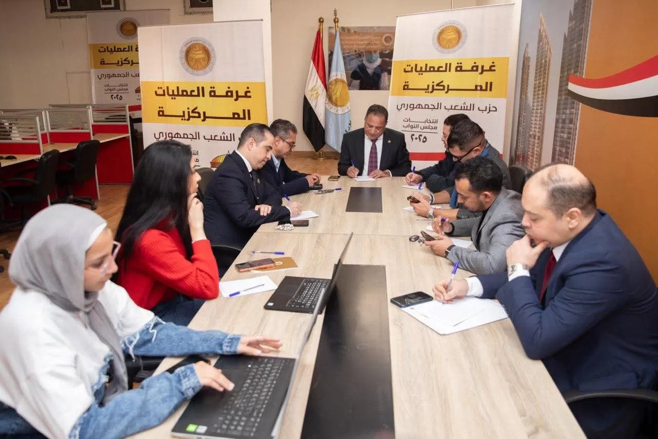 «الشعب الجمهوري» يتابع جولة الإعادة للتصويت بالخارج في الدوائر الـ30 الملغاة 21 - جريدة المساء