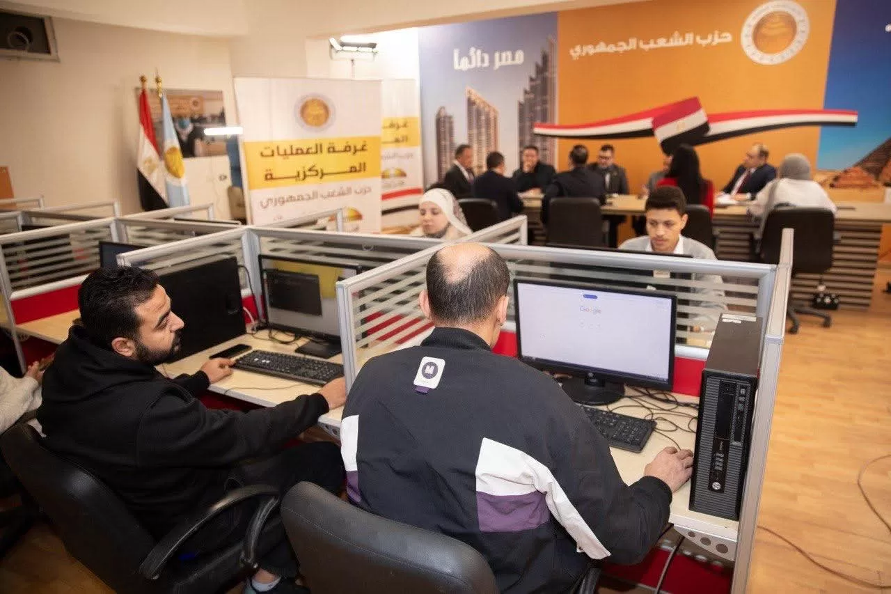 «الشعب الجمهوري» يتابع جولة الإعادة للتصويت بالخارج في الدوائر الـ30 الملغاة 47 - جريدة المساء