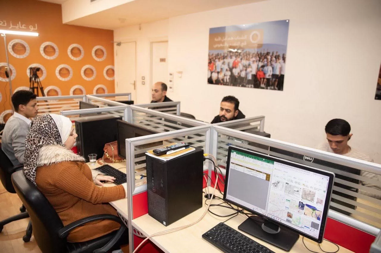 «الشعب الجمهوري» يتابع جولة الإعادة للتصويت بالخارج في الدوائر الـ30 الملغاة 49 - جريدة المساء