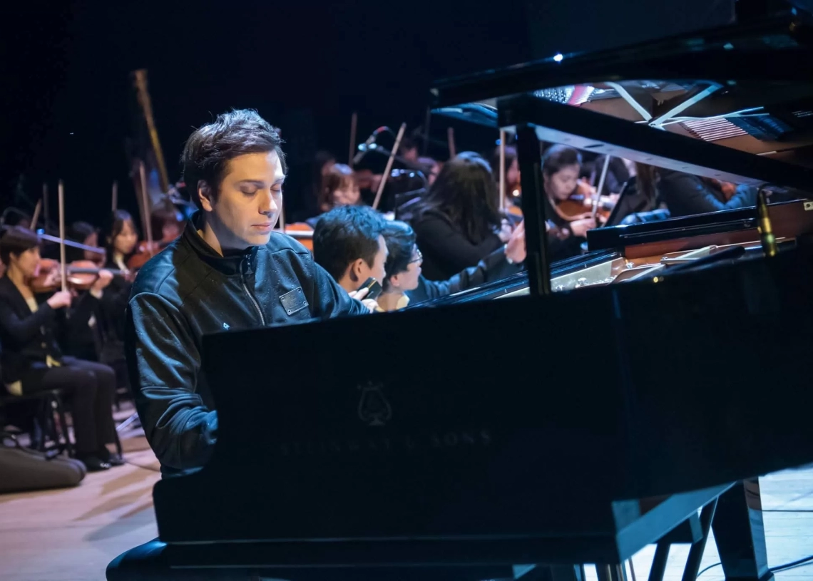 الموسيقار الكندى ستيف بركات يعزف مؤلفاته العالمية فى دار الأوبرا المصر ية 19 - جريدة المساء