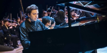 الموسيقار الكندى ستيف بركات يعزف مؤلفاته العالمية فى دار الأوبرا المصر ية 1 - جريدة المساء