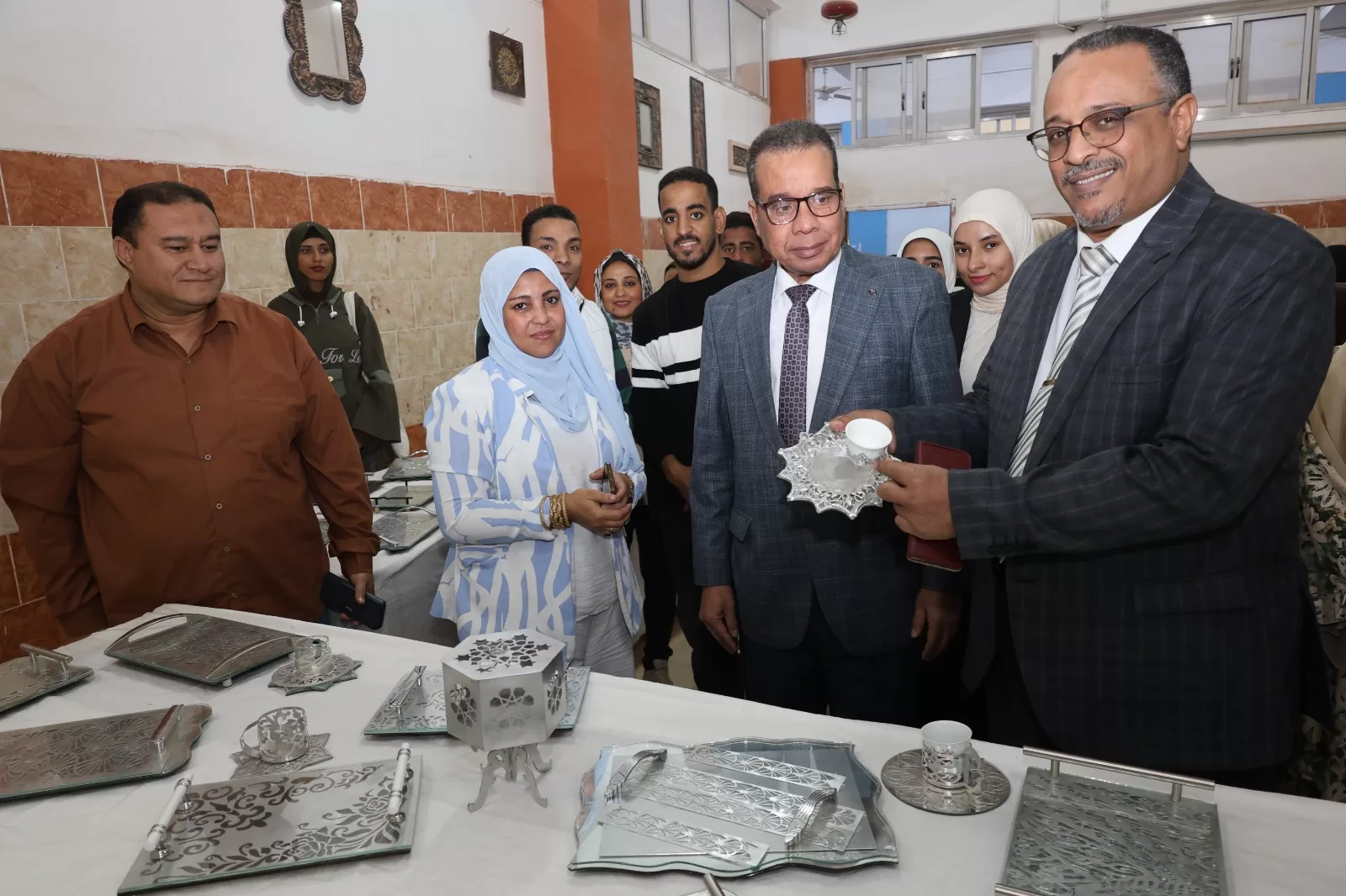 افتتاح معرض «أشغال المعادن» لطلاب التربية الفنية بنوعية قنا 27 - جريدة المساء