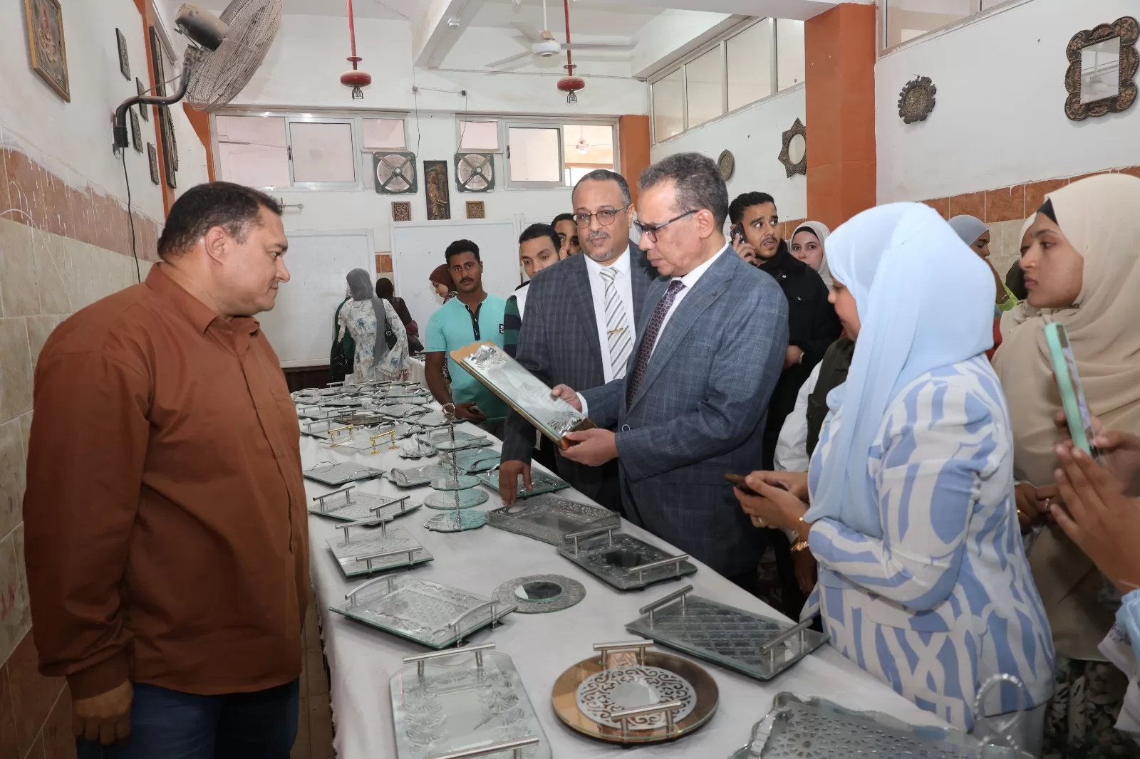 افتتاح معرض «أشغال المعادن» لطلاب التربية الفنية بنوعية قنا 23 - جريدة المساء