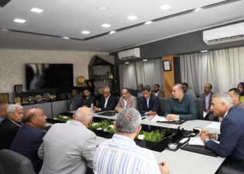 محافظ أسوان يستمع إلى صوت الشارع من القيادات الطبيعية والكيانات السياحية 31 - جريدة المساء