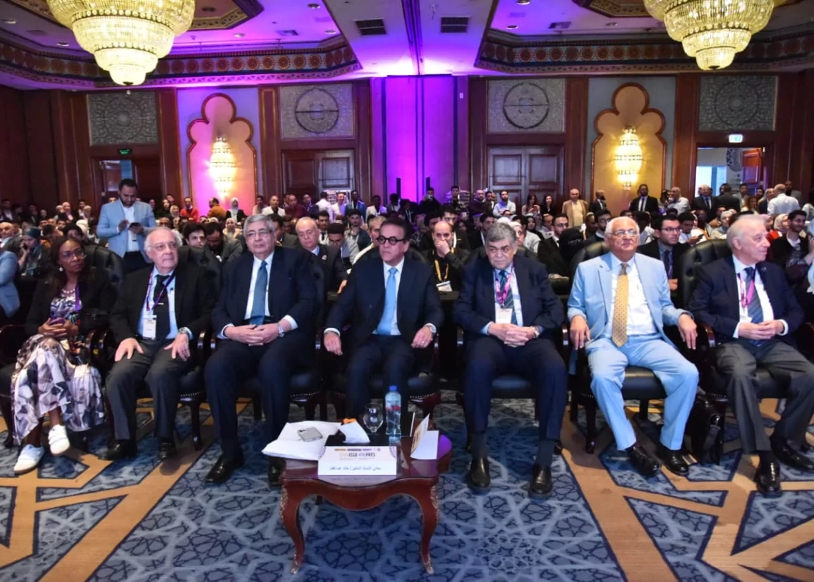 وزير الصحة في مؤتمر الجمعية المصرية العلمية للشعب الهوائية:القيادة السياسية تضع الملف الصحي وعلى رأسه أمراض الجهاز التنفسي على رأس الأولويات الوطنية 20 - جريدة المساء وزير الصحة في مؤتمر الجمعية المصرية العلمية للشعب الهوائية:القيادة السياسية تضع الملف الصحي وعلى رأسه أمراض الجهاز التنفسي على رأس الأولويات الوطنية 19 - جريدة المساء