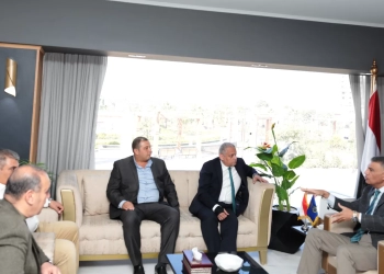 محافظ أسوان يلتقى رئيس مجلس إدارة شركة غاز مصر من أجل دفع العمل بمشروعات توصيل الغاز لمصانع سكر كوم أمبو 21 - جريدة المساء
