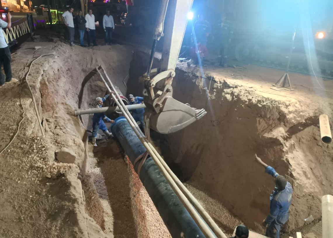 معاون محافظ أسوان يتابع أعمال مشروع إحلال وتجديد خطوط مياه شرب بالصداقة الجديدة 19 - جريدة المساء