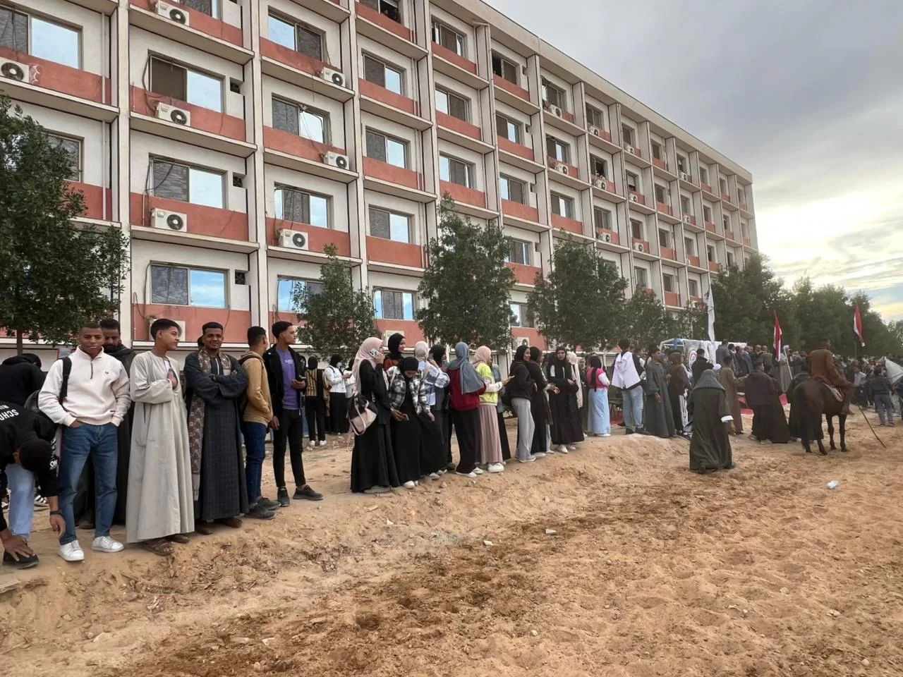 أسرة "طلاب من أجل مصر" تنظم مهرجان الفروسية الأول بجامعة قنا 41 - جريدة المساء