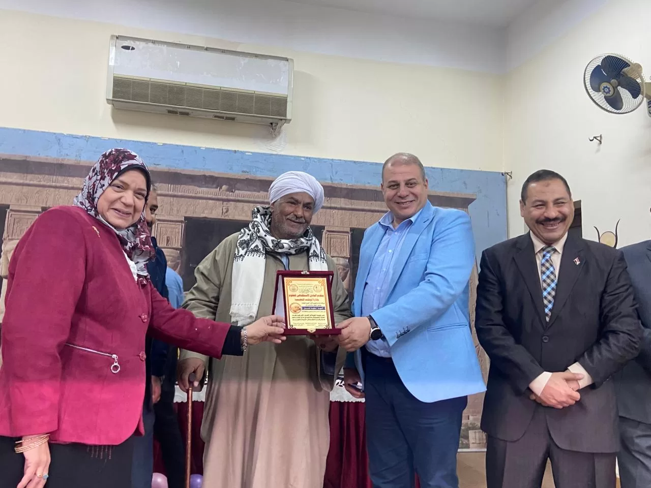 وكيل تعليم قنا يكرم الطلاب الموهوبين في الاحتفالية السنوية للمركز الاستكشافي 25 - جريدة المساء