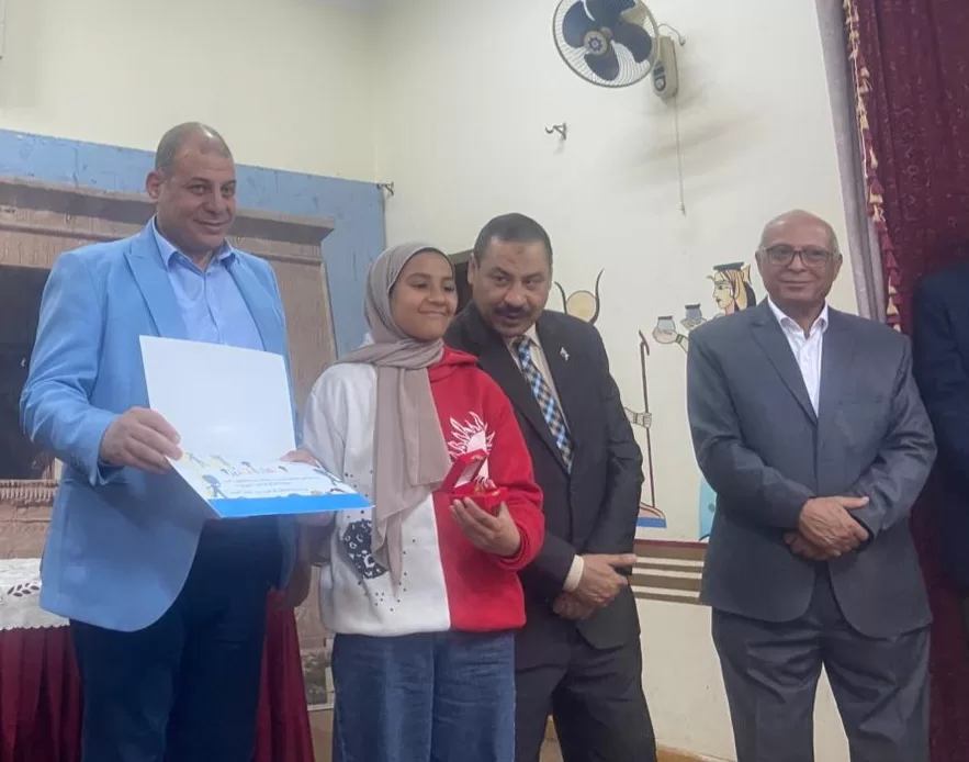 وكيل تعليم قنا يكرم الطلاب الموهوبين في الاحتفالية السنوية للمركز الاستكشافي 29 - جريدة المساء