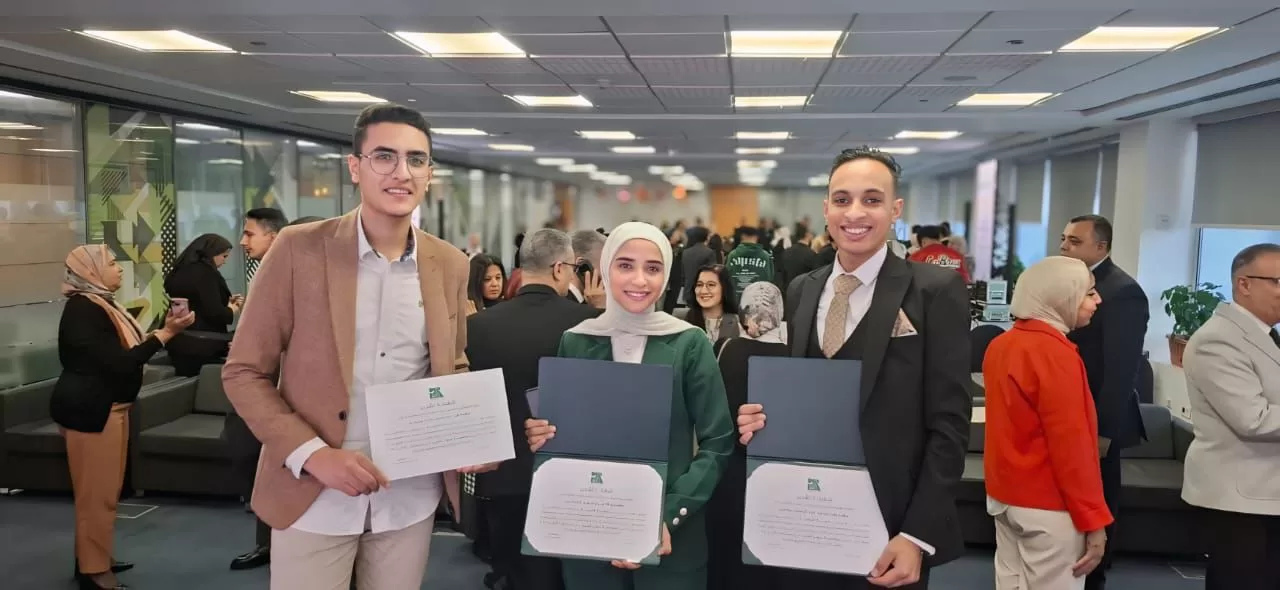 تكريم فريق من خريجي تكنولوجيا الميكاترونكس بعد نجاحهم في تصنيع نموذج ماكينة تخريز بلاستيك 7 - جريدة المساء