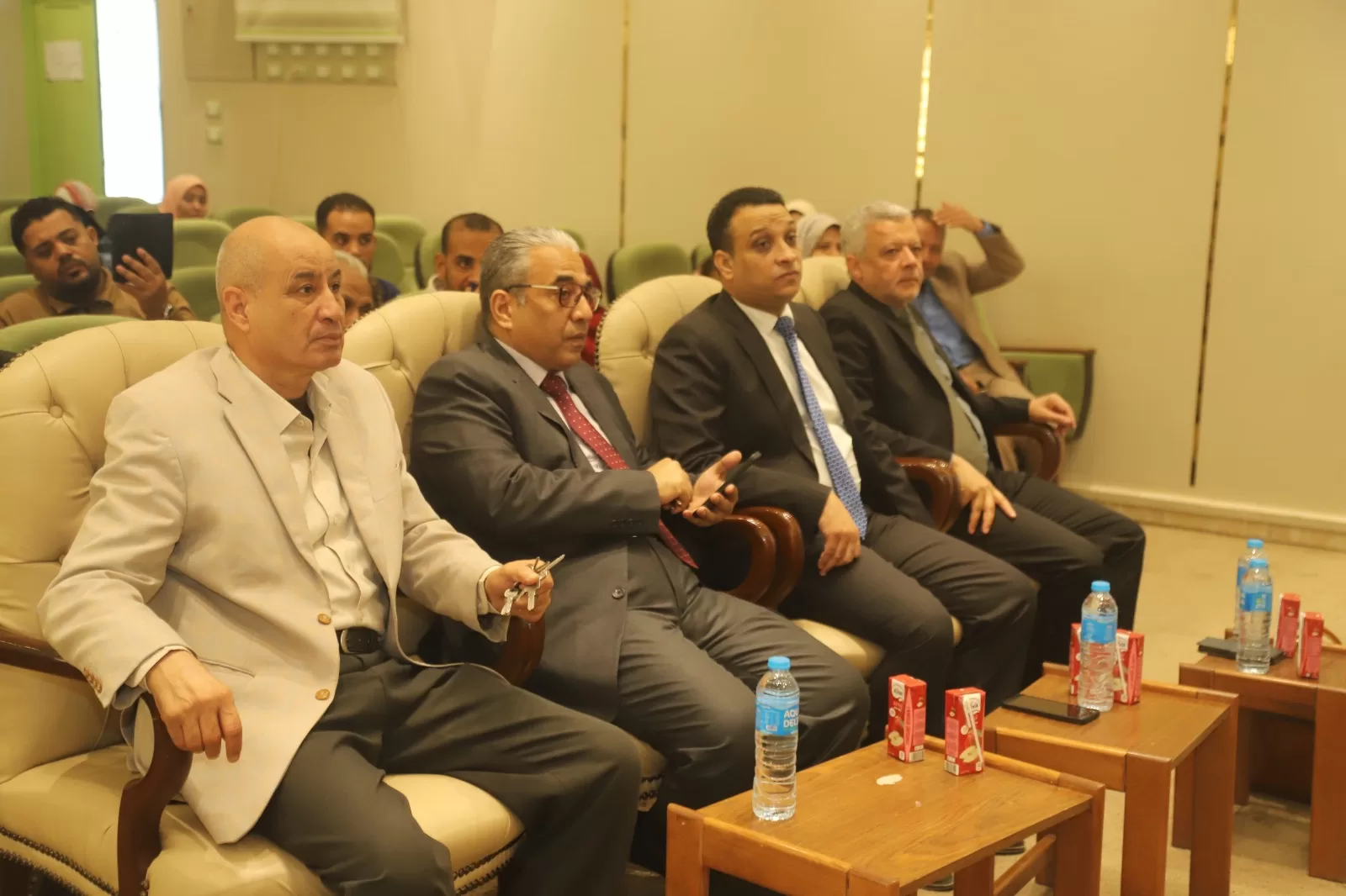 رسالة ماجستير بزراعة قنا تناقش تأثير الملوحة ومستخلص الطحالب على النباتات الطبية والعطرية 53 - جريدة المساء