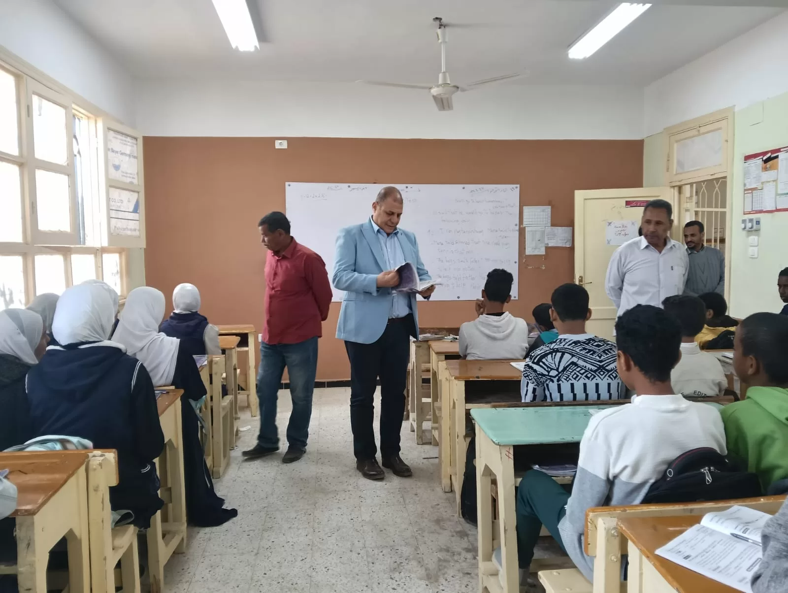 جولة مفاجئة لوكيل تعليم قنا لمتابعة انتظام الدراسة بمدارس قوص 53 - جريدة المساء