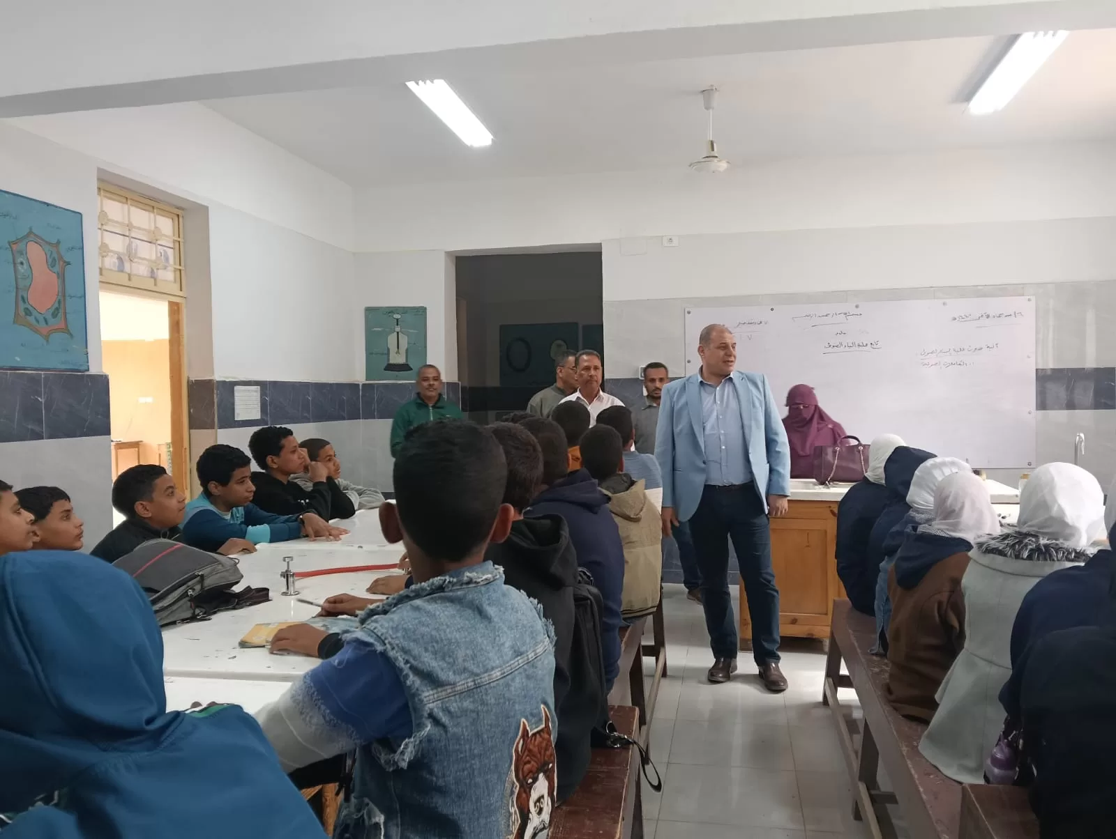 جولة مفاجئة لوكيل تعليم قنا لمتابعة انتظام الدراسة بمدارس قوص 51 - جريدة المساء