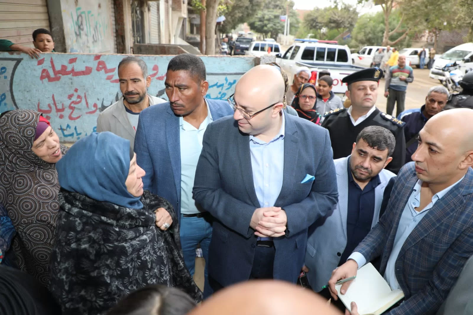 محافظ بني سويف في جولة مفاجئة بببا: متابعة دقيقة للأسعار وجودة الخبز وضبط الأسواق 21 - جريدة المساء