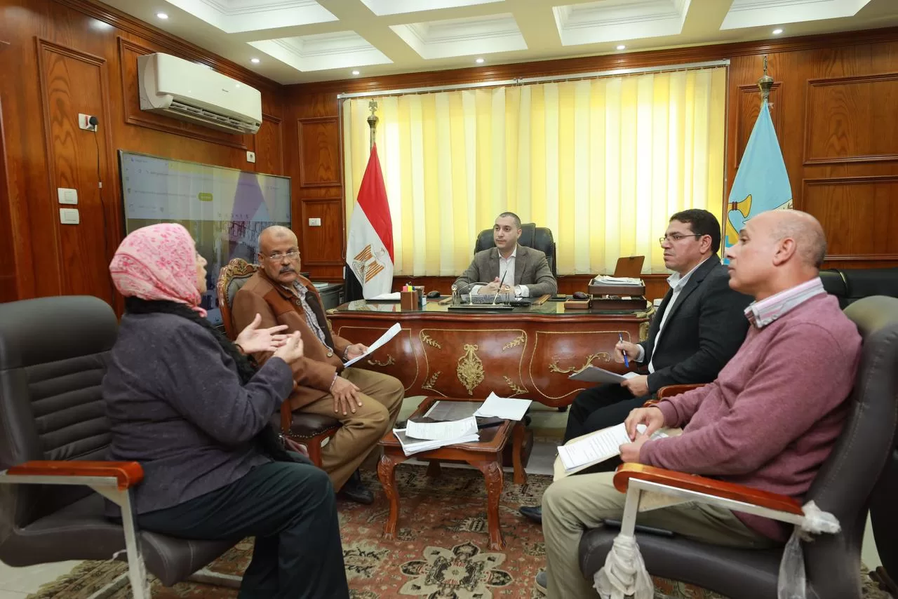 محافظ كفرالشيخ يوجه ببحث عدد من طلبات وشكاوى المواطنين 32 - جريدة المساء