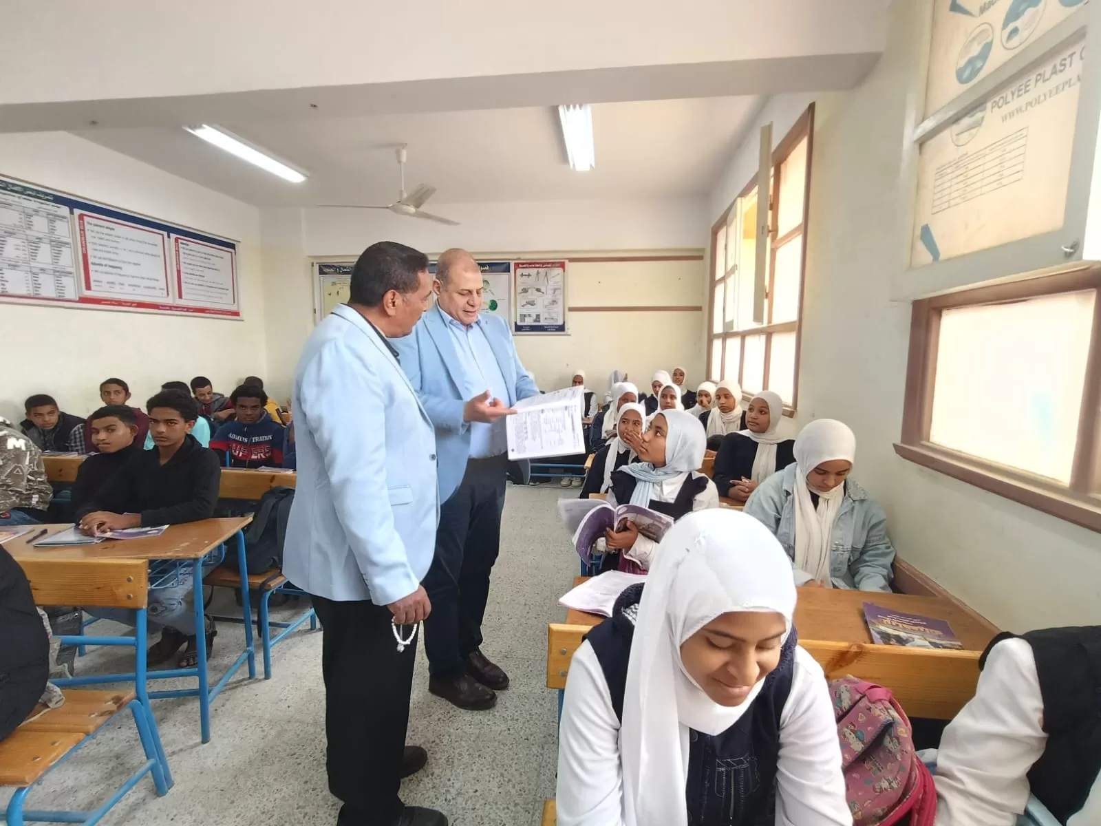 جولة مفاجئة لوكيل تعليم قنا لمتابعة انتظام الدراسة بمدارس قوص 33 - جريدة المساء