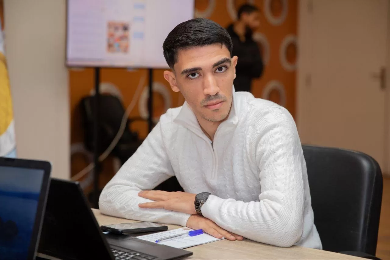 الأمين العام لحزب الشعب الجمهوري يترأس غرفة العمليات المركزية لمتابعة تصويت المصريين في الخارج بالدوائر الثلاثين الملغاة 53 - جريدة المساء