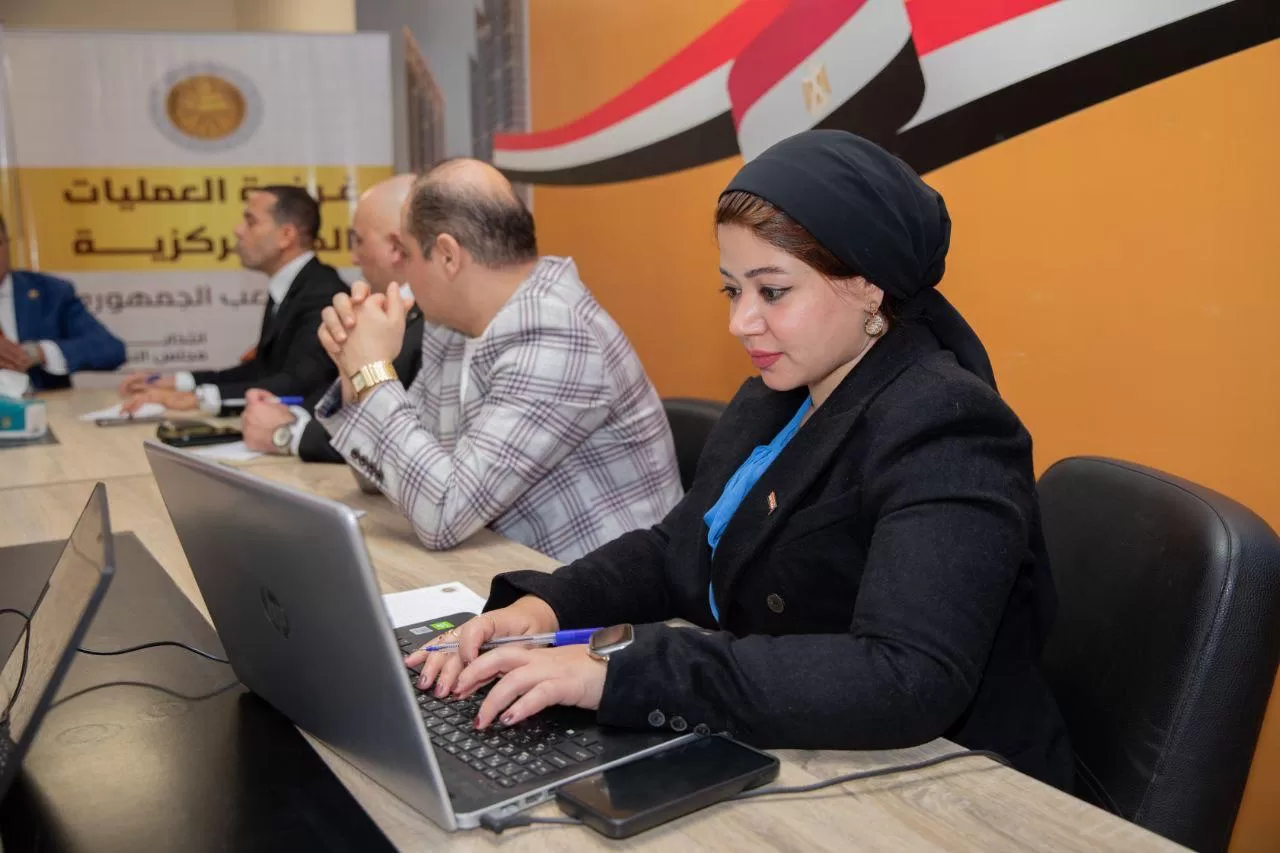 الأمين العام لحزب الشعب الجمهوري يترأس غرفة العمليات المركزية لمتابعة تصويت المصريين في الخارج بالدوائر الثلاثين الملغاة 57 - جريدة المساء