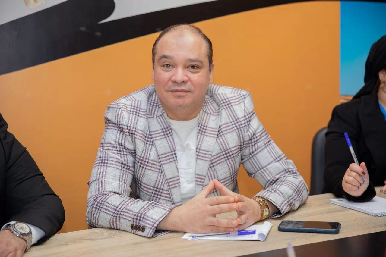 الأمين العام لحزب الشعب الجمهوري يترأس غرفة العمليات المركزية لمتابعة تصويت المصريين في الخارج بالدوائر الثلاثين الملغاة 69 - جريدة المساء