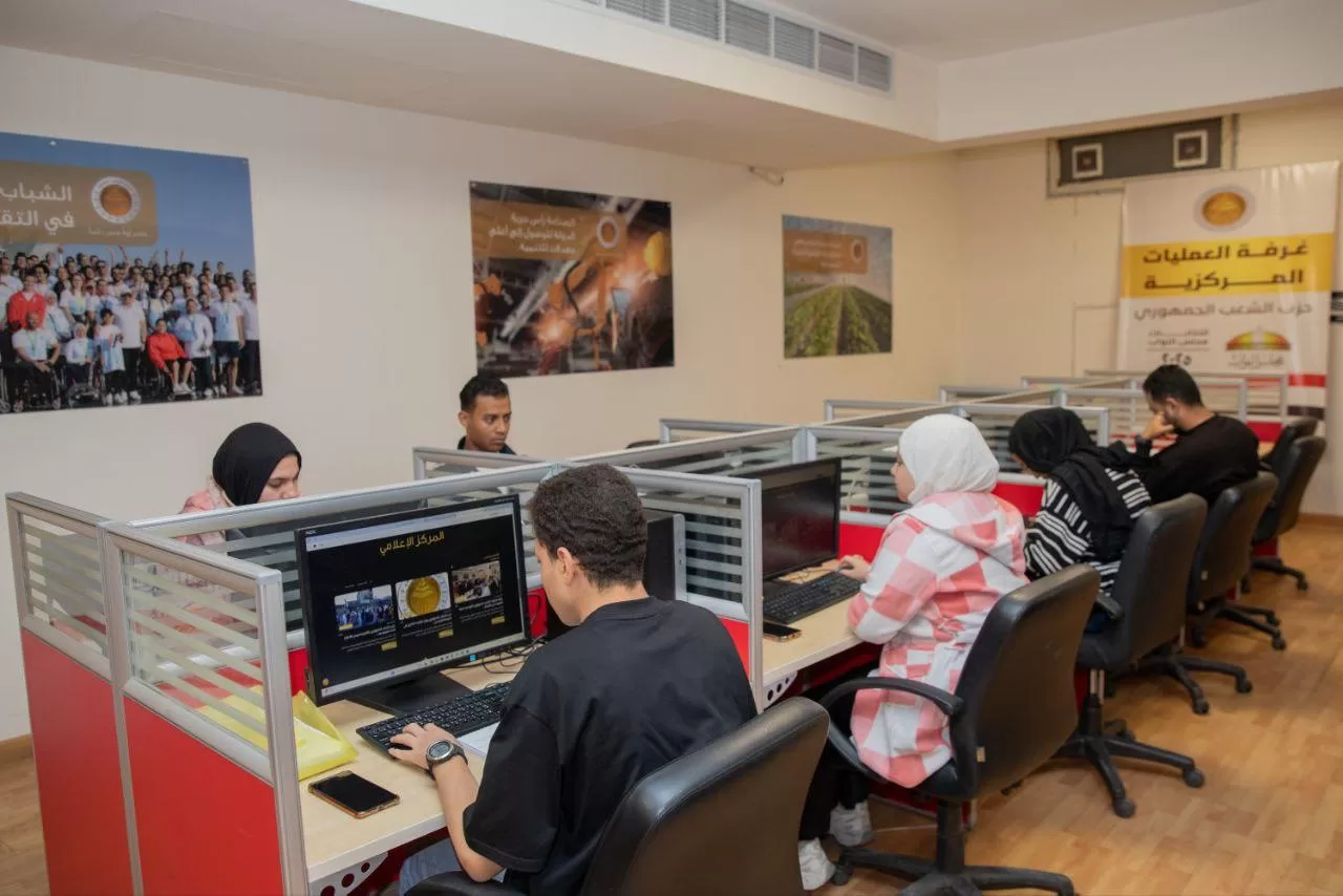 الأمين العام لحزب الشعب الجمهوري يترأس غرفة العمليات المركزية لمتابعة تصويت المصريين في الخارج بالدوائر الثلاثين الملغاة 79 - جريدة المساء