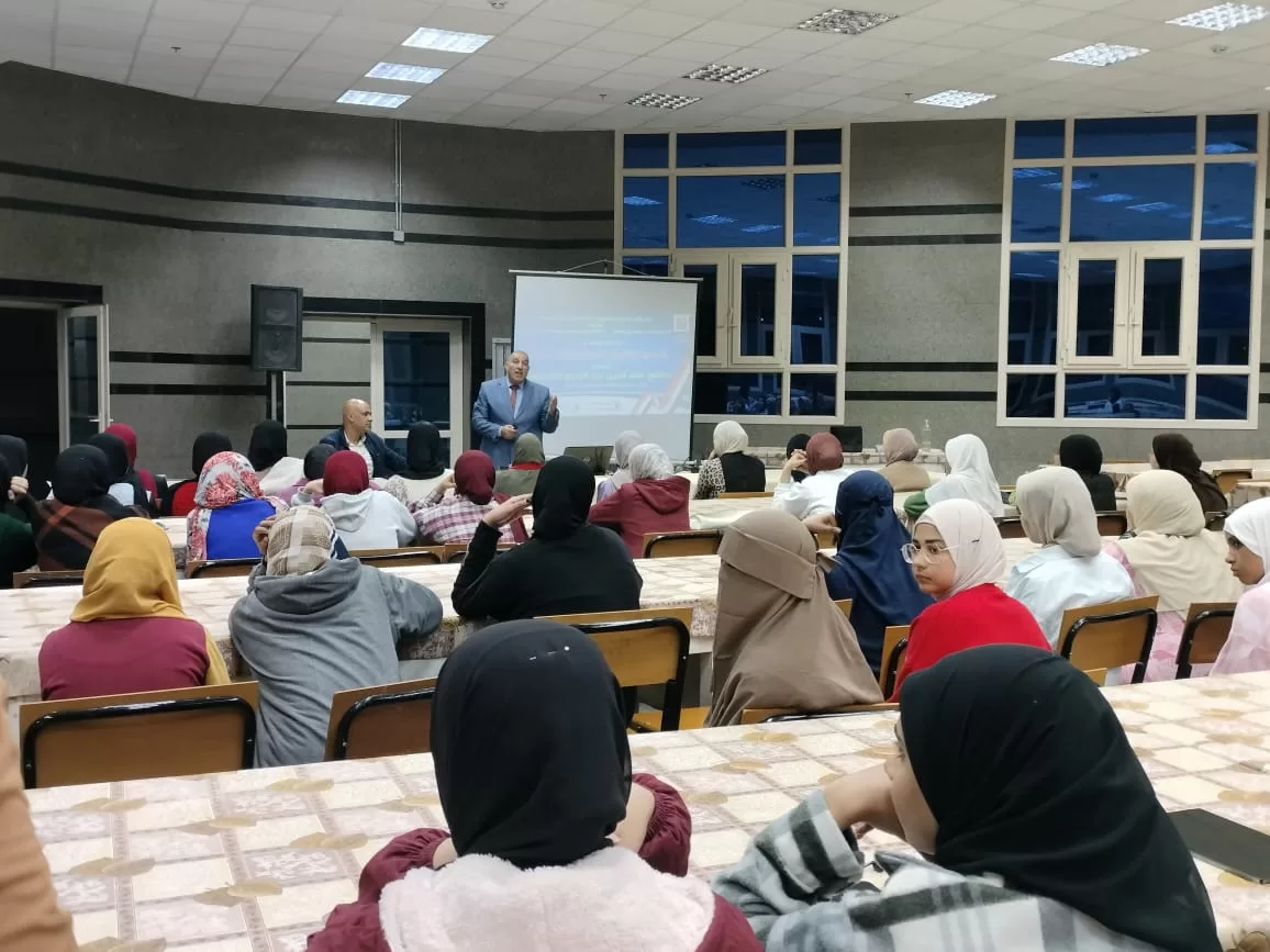 الأسبوع الثقافي بجامعة قنا يناقش دور المبادرات الرئاسية فى بناء الإنسان 25 - جريدة المساء