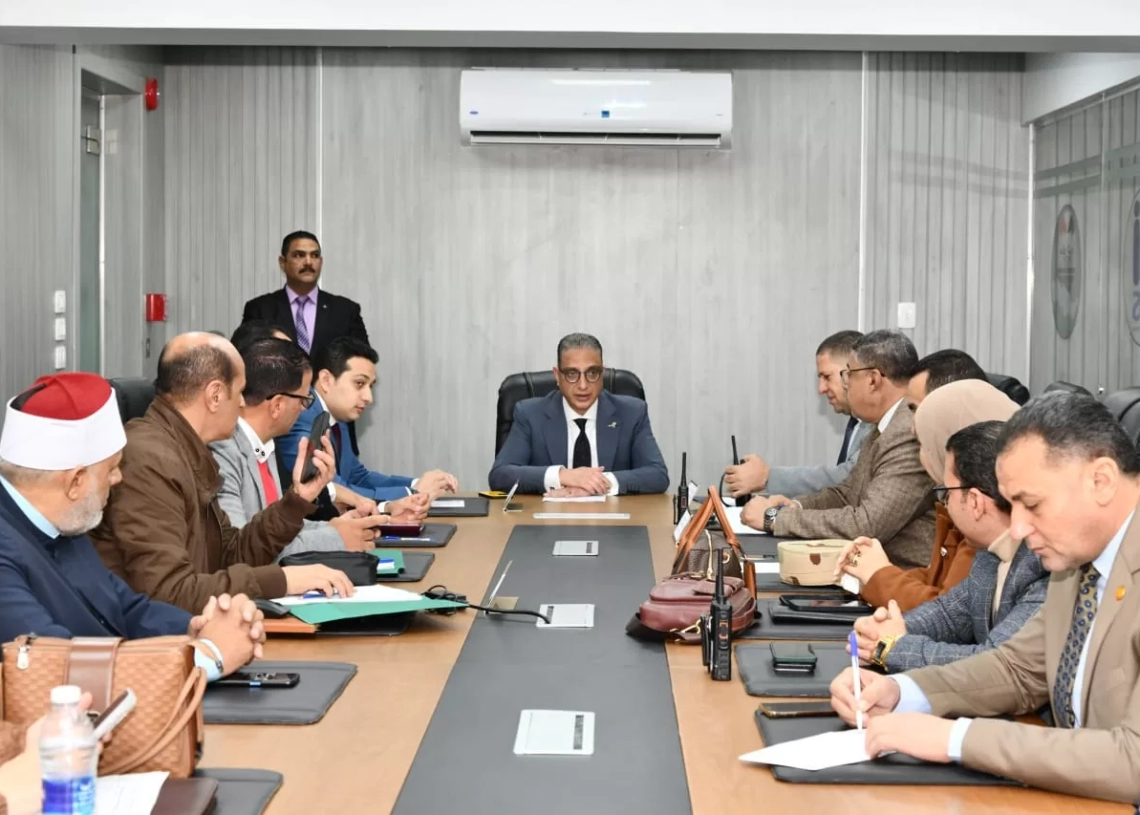 محافظ الفيوم يتابع انتظام لجان التصويت أمام الناخبين 20 - جريدة المساء محافظ الفيوم يتابع انتظام لجان التصويت أمام الناخبين 19 - جريدة المساء