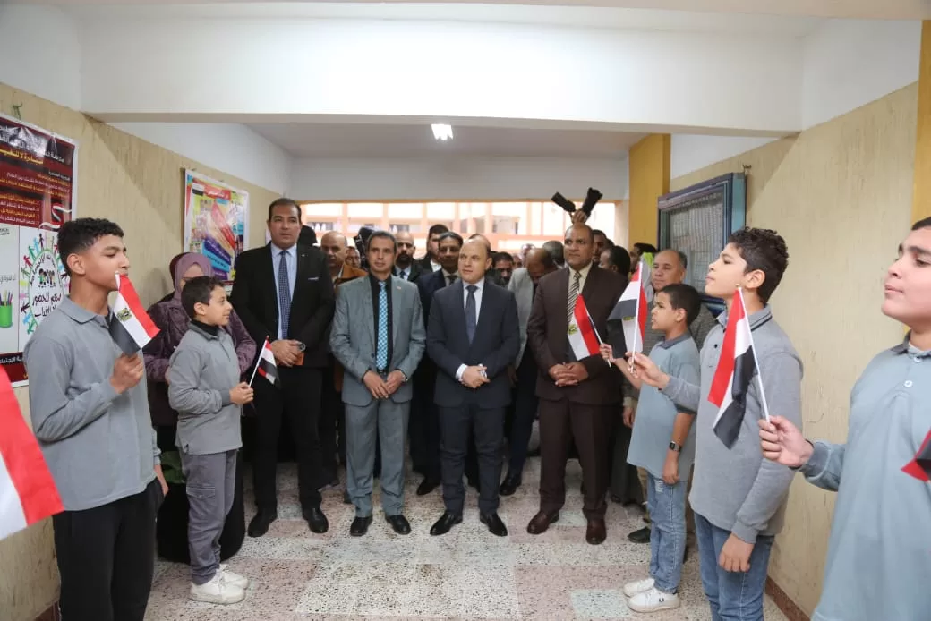 محافظ كفرالشيخ يفتتح أعمال تطوير مدرسة الشهيد أبو المجد القاضي الإعدادية بدسوق 21 - جريدة المساء