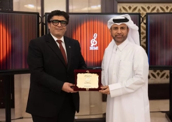 رئيس الأوبر ا يتسلم در ع تكر يم مهر جان الأوبراالعربية بالدوحة 24 - جريدة المساء رئيس الأوبر ا يتسلم در ع تكر يم مهر جان الأوبراالعربية بالدوحة 23 - جريدة المساء