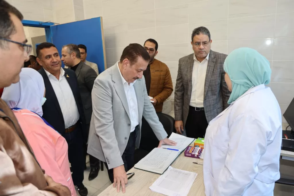 فى عز المطر.. محافظ المنوفية يتفقد مشروعات "حياة كريمة "بأشمون 21 - جريدة المساء