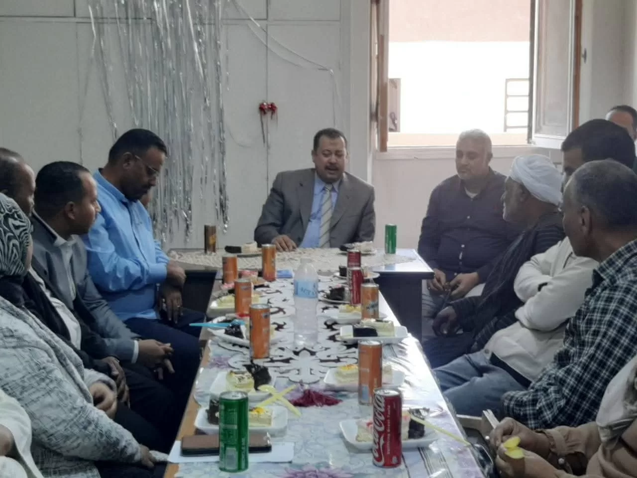 رئيس مدينة سفاجا يعقد اللقاء الدوري مع المواطنين.. ويكرّم العاملين المحالين إلى المعاش 23 - جريدة المساء