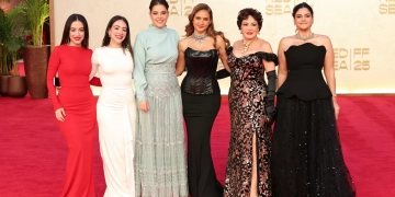 فريق "جوازة ولاجنازة" يحتفل بعرضه الأول بحضور نيللي ولبلبة 1 - جريدة المساء