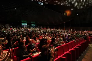 فريق "جوازة ولاجنازة" يحتفل بعرضه الأول بحضور نيللي ولبلبة 23 - جريدة المساء