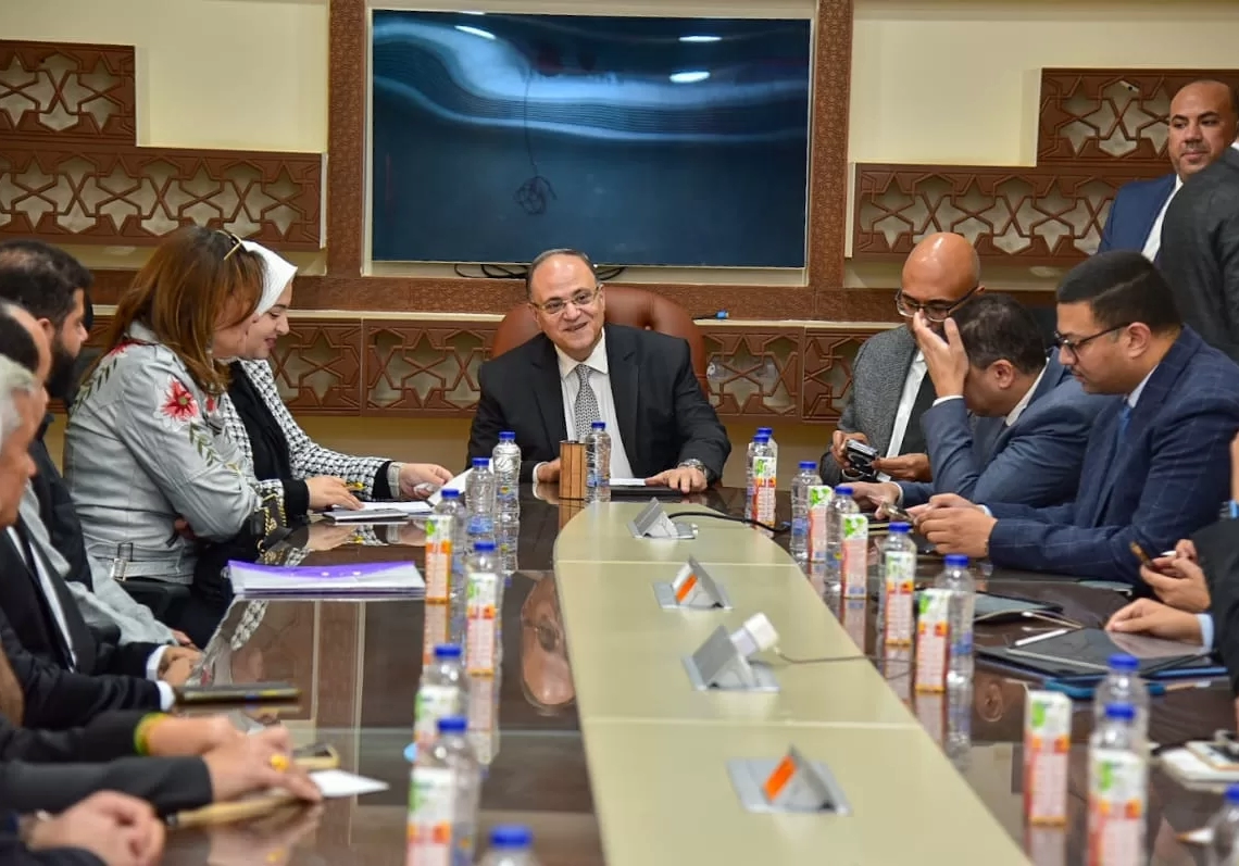 هيئة الدواء المصرية ..بحثت مع ممثلي الصيدليات تعزيز ضوابط صرف الأدوية المخدرة لضمان الأمان الدوائي 20 - جريدة المساء هيئة الدواء المصرية ..بحثت مع ممثلي الصيدليات تعزيز ضوابط صرف الأدوية المخدرة لضمان الأمان الدوائي 19 - جريدة المساء