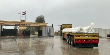 دعم الأشقاء الفلسطينيين بـ 9,800 طن مساعدات إنسانية ومستلزمات شتوية 1 - جريدة المساء