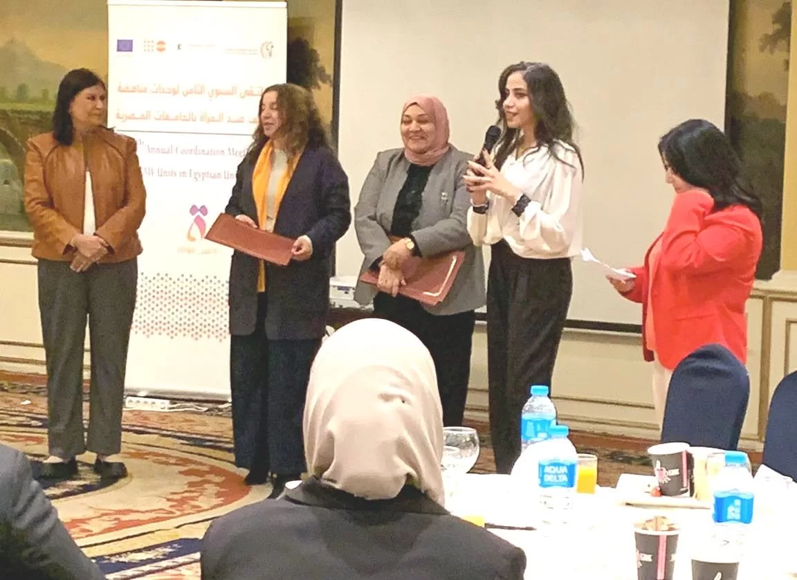 طالبة حقوق قنا تحصد المركز الأول في مسابقة بحثية وطنية لمناهضة العنف ضد المرأة 33 - جريدة المساء