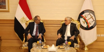 وزير الاتصالات والنائب العام يوقعان بروتوكول تعاون لتنفيذ 10 مشروعات لتطوير وتحديث منظومة التحول الرقمى بالنيابة 1 - جريدة المساء