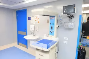 محافظ الجيزة يفتتح وحدة العناية المركزة لحديثي الولادة بمستشفى الشيخ زايد 35 - جريدة المساء