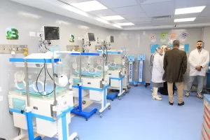 محافظ الجيزة يفتتح وحدة العناية المركزة لحديثي الولادة بمستشفى الشيخ زايد 45 - جريدة المساء
