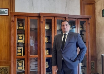 عبدالرحمن أبوزكير عضوًا بلجنة القيم بمحاكاة مجلس الشيوخ 28 - جريدة المساء عبدالرحمن أبوزكير عضوًا بلجنة القيم بمحاكاة مجلس الشيوخ 27 - جريدة المساء