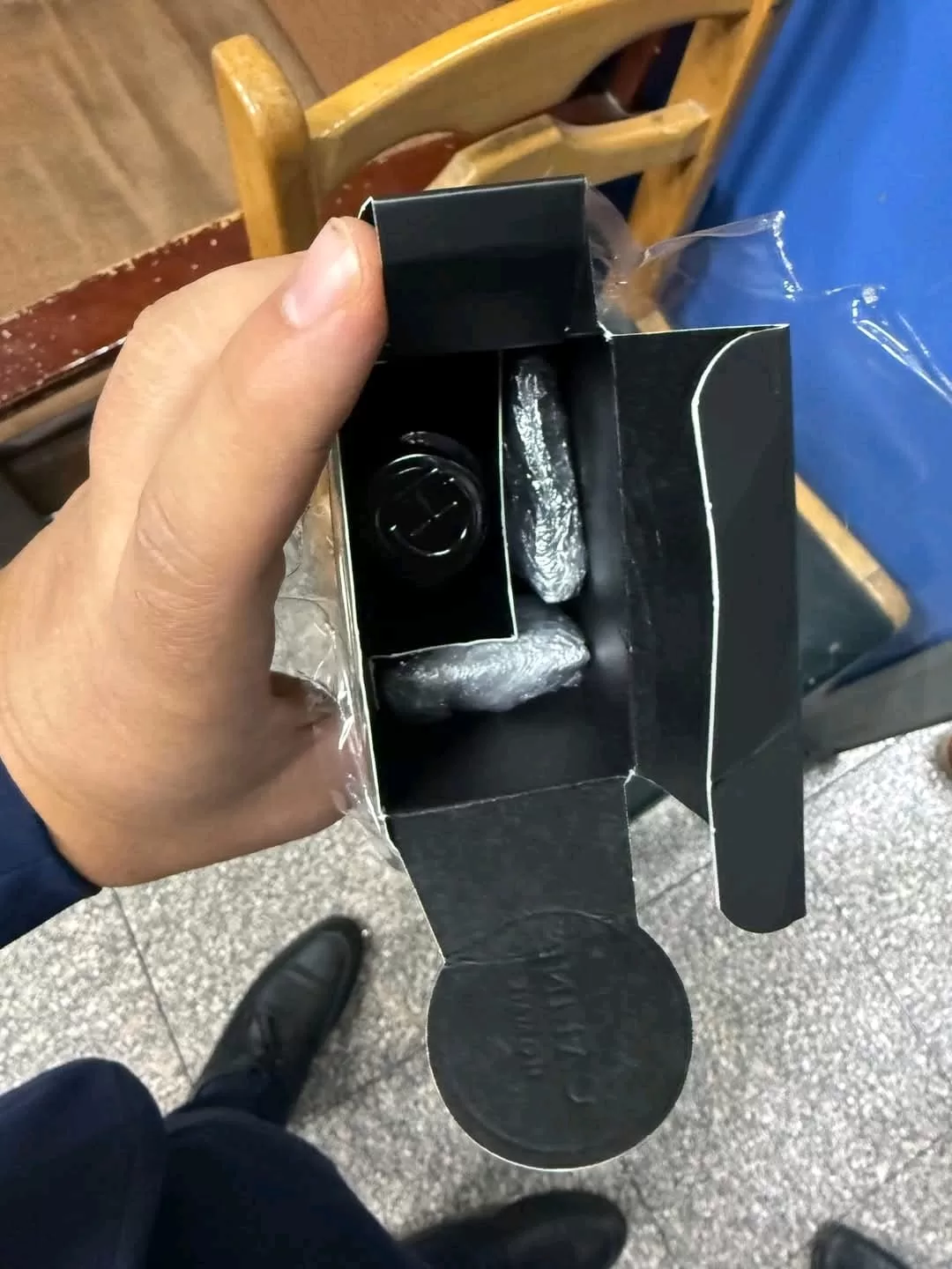 جمارك مطار الغردقة تضبط كمية من نبات الماريجوانا المخدر 21 - جريدة المساء